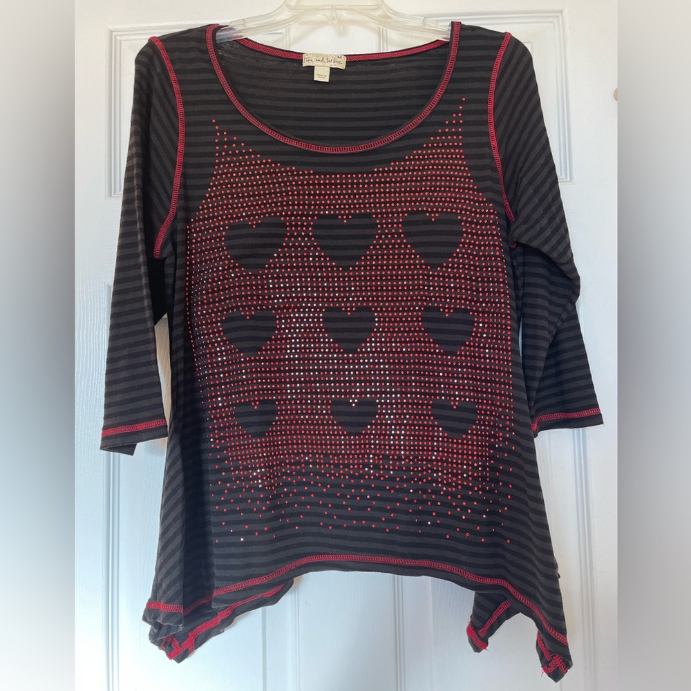Women’s Black & Red Jeweled Heart 3/4-Sleeve Knit Top, Size M